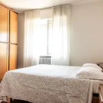 Apartment Quiet Near - Casa Plinio
